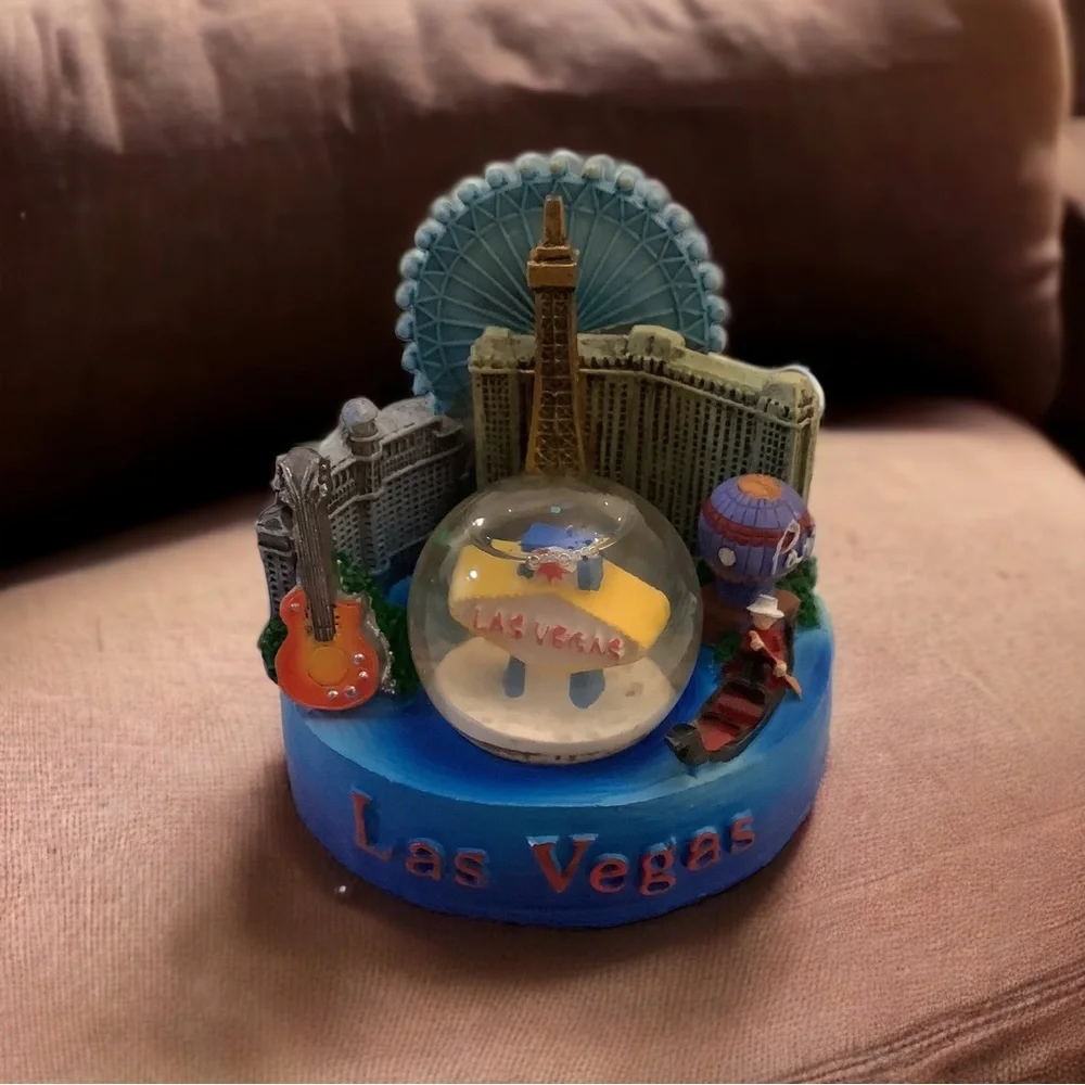 Las Vegas ~ Snow Globe